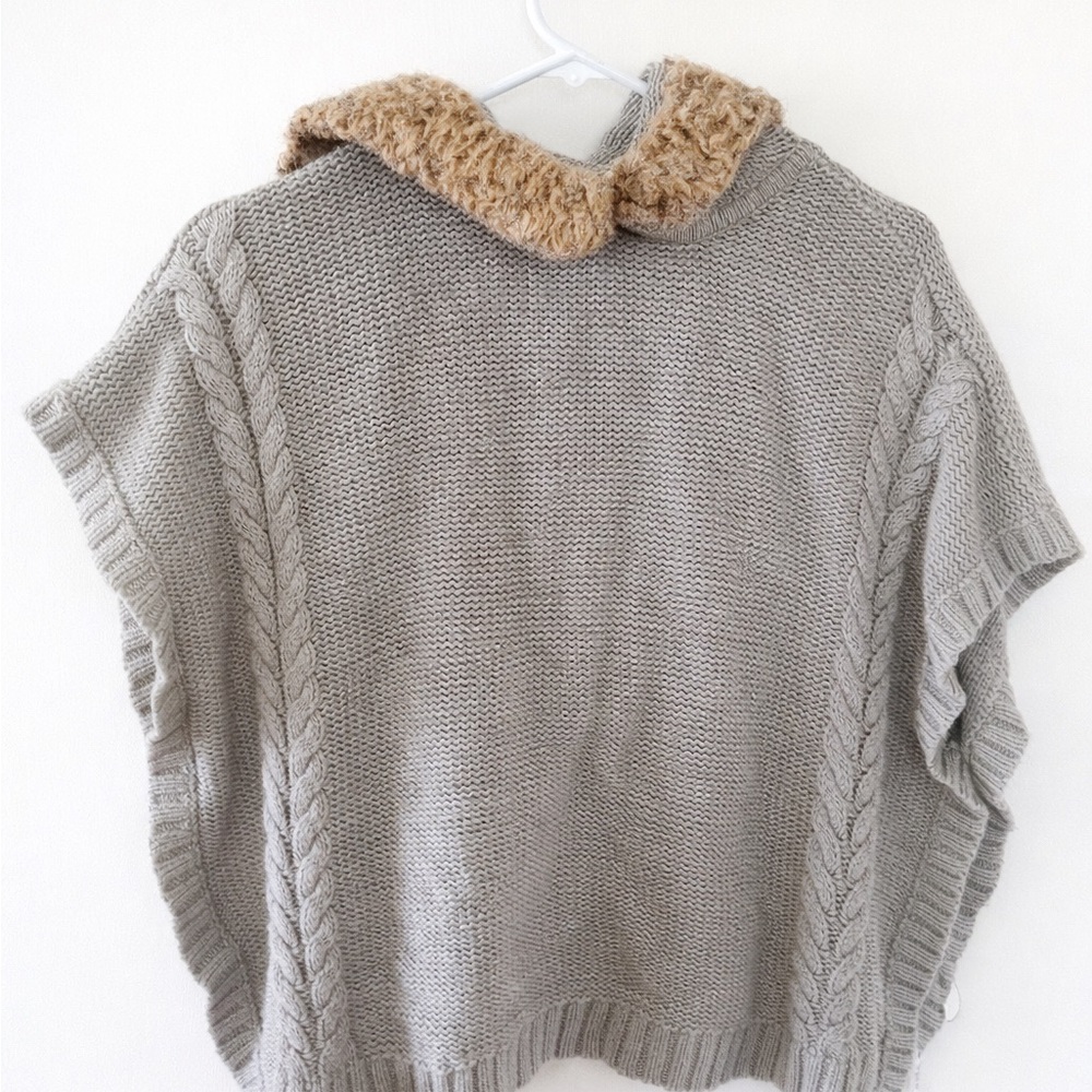 OshKosh Gray Knit Poncho Sweater Fur Collar Size 10/12